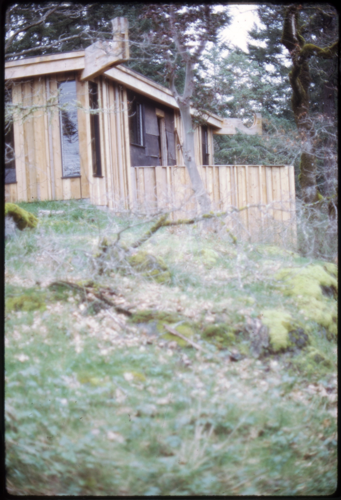 Hunter House, Exterior, South Corner — Construction (HH-CAA-0033) — photograph, Canadian Architectural Archives