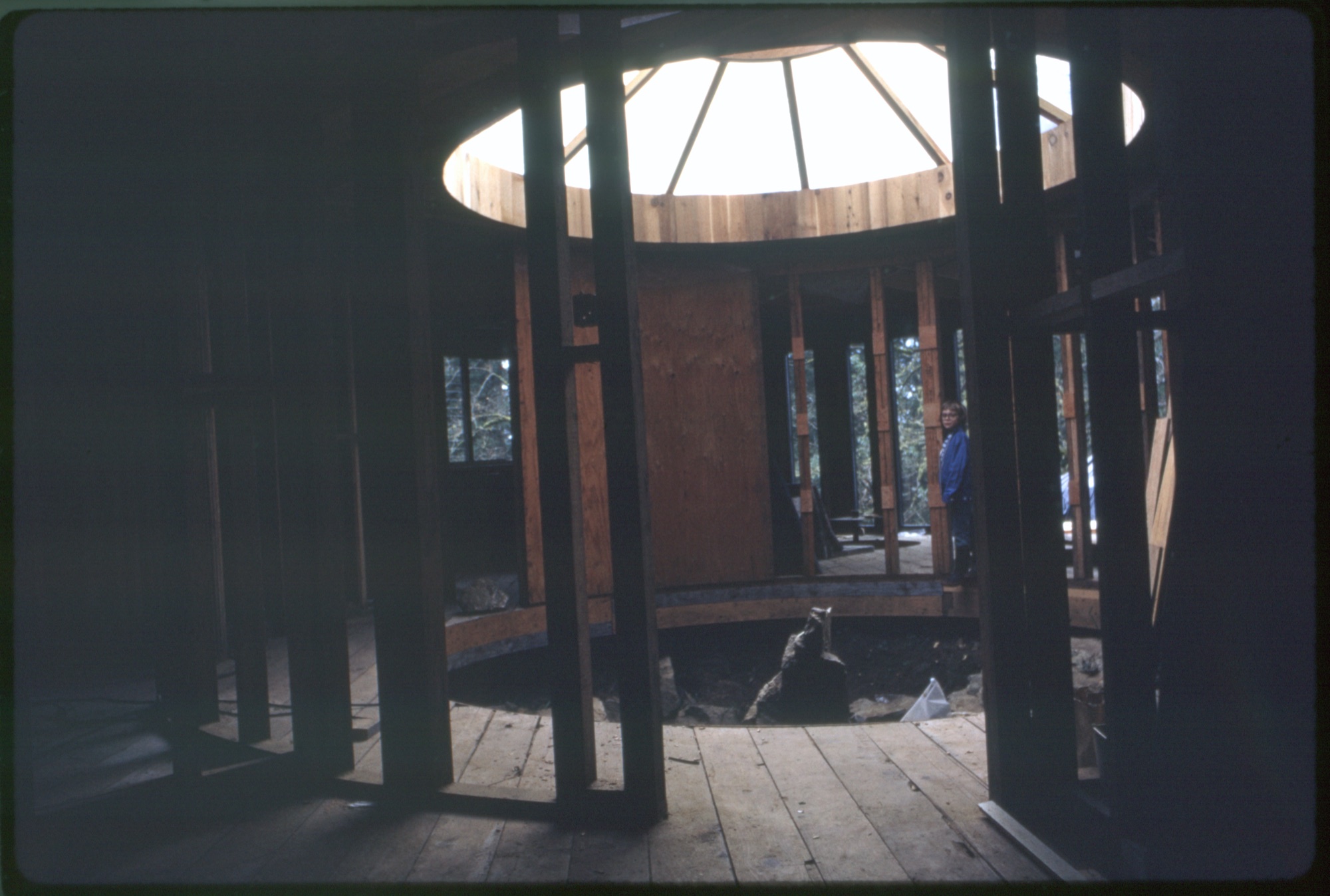 Hunter House, Atrium, Interior Garden — Construction (HH-CAA-0035) — photograph, Canadian Architectural Archives
