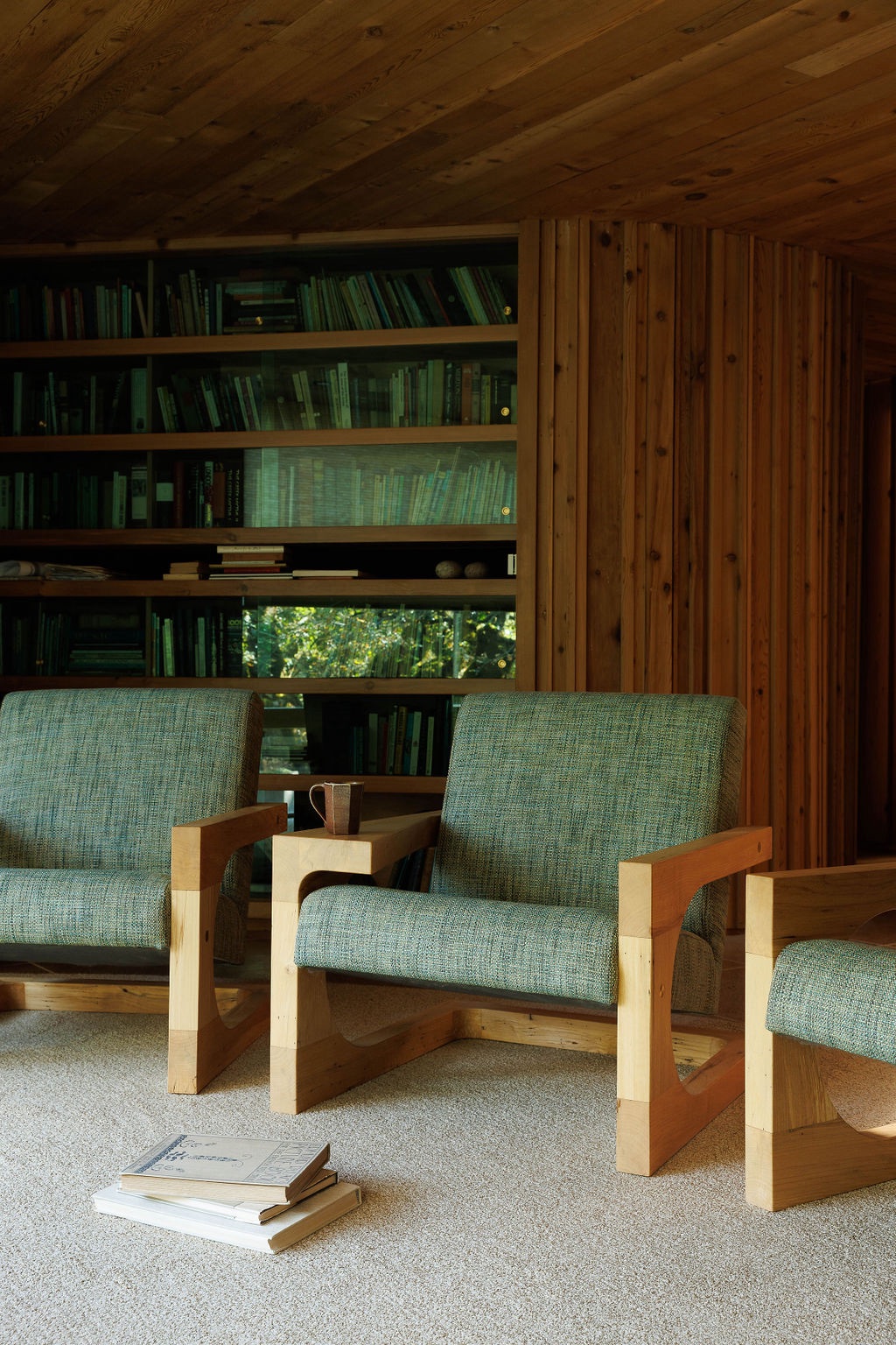 Channel Chair, Living Room (HH-EGC-0040) — photograph, Eric Gesinger Collection