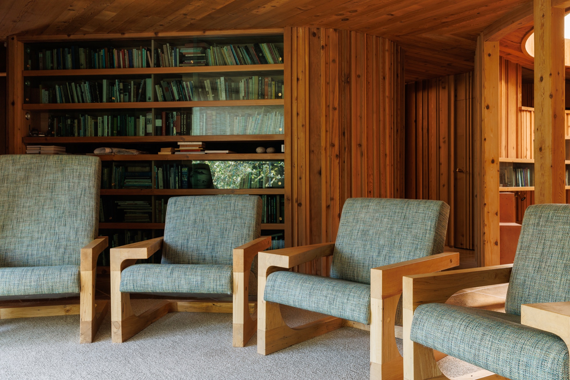 Channel Chair, Living Room (HH-EGC-0041) — photograph, Eric Gesinger Collection