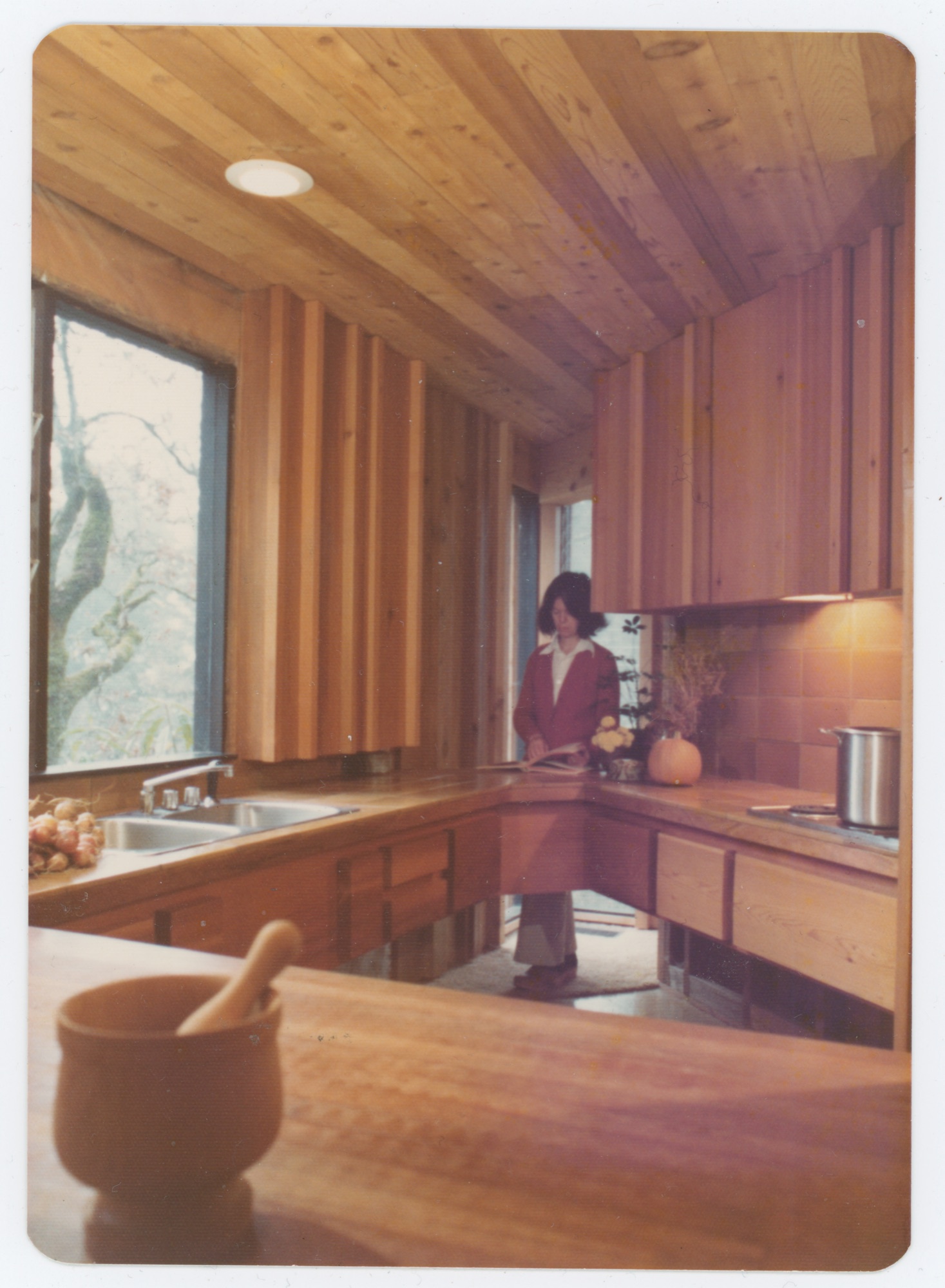 Hunter House — Kitchen #1 (HH-FRH-0011) — photograph, Frances Hunter Collection