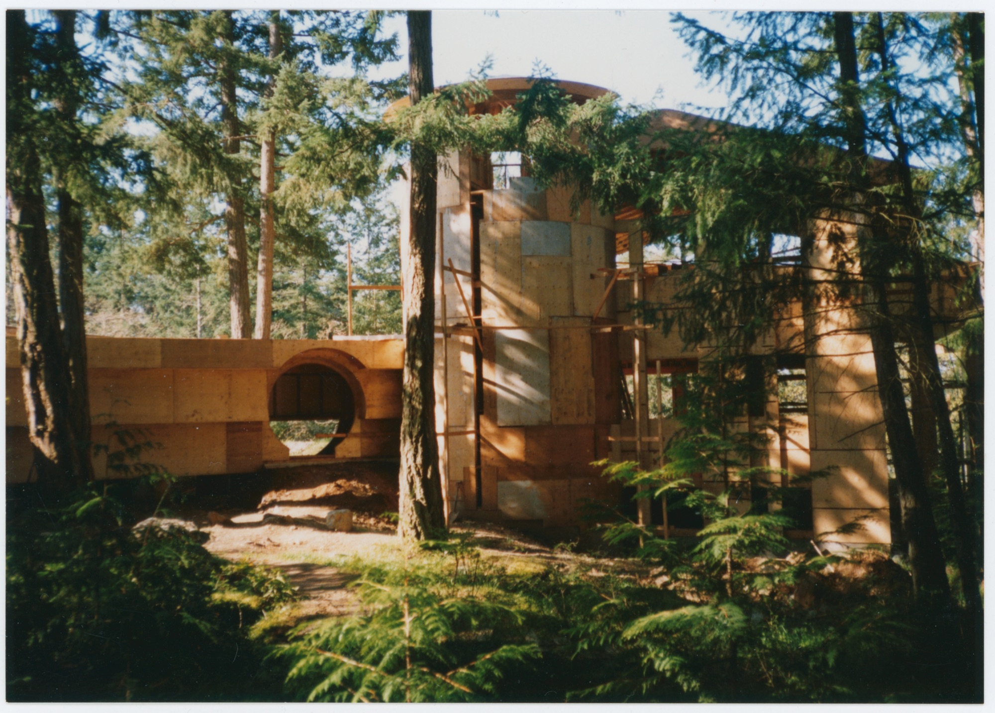 Hunter House (HH-FRH-0025) — photograph, Frances Hunter Collection