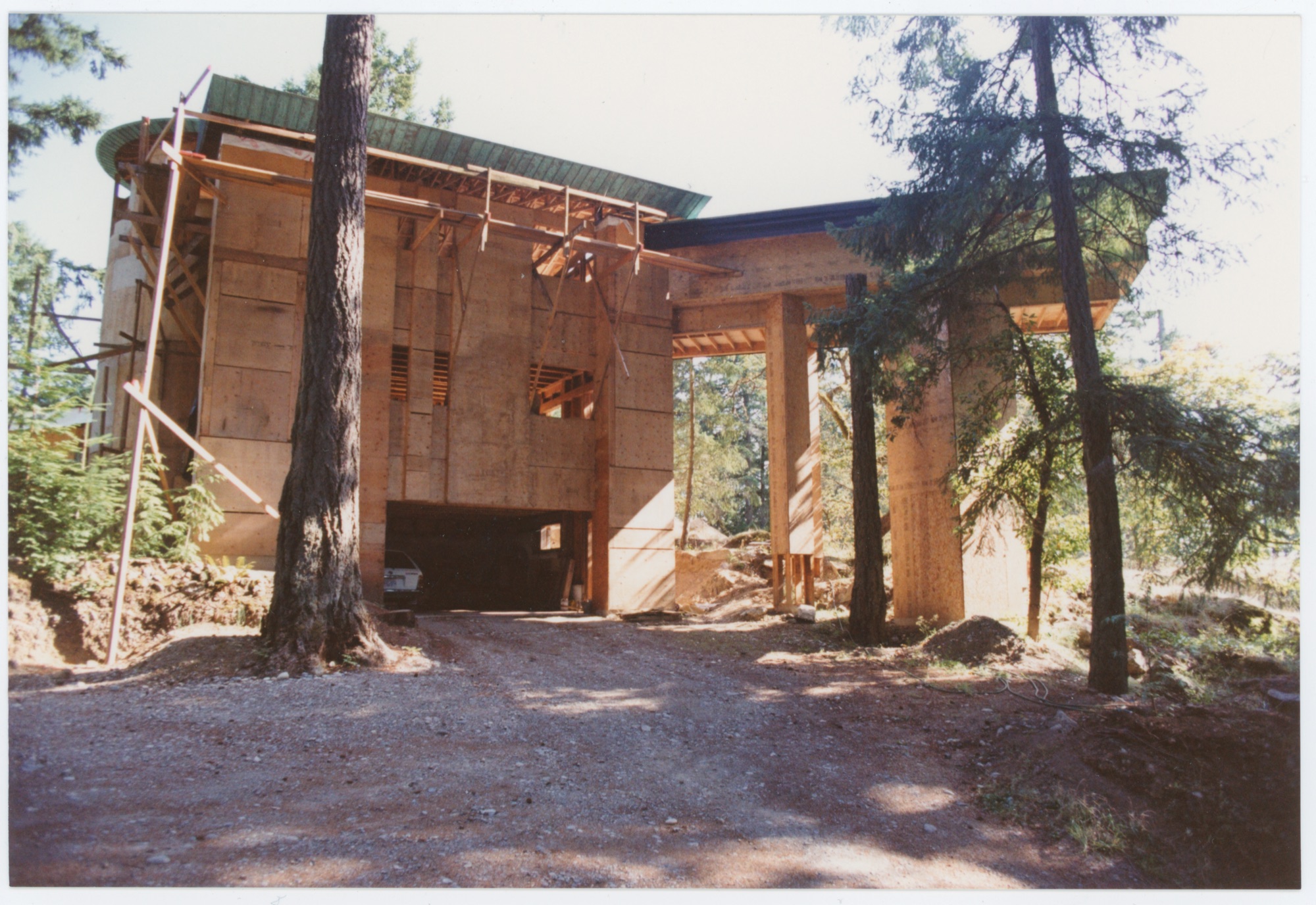 Hunter House (HH-FRH-0029) — photograph, Frances Hunter Collection