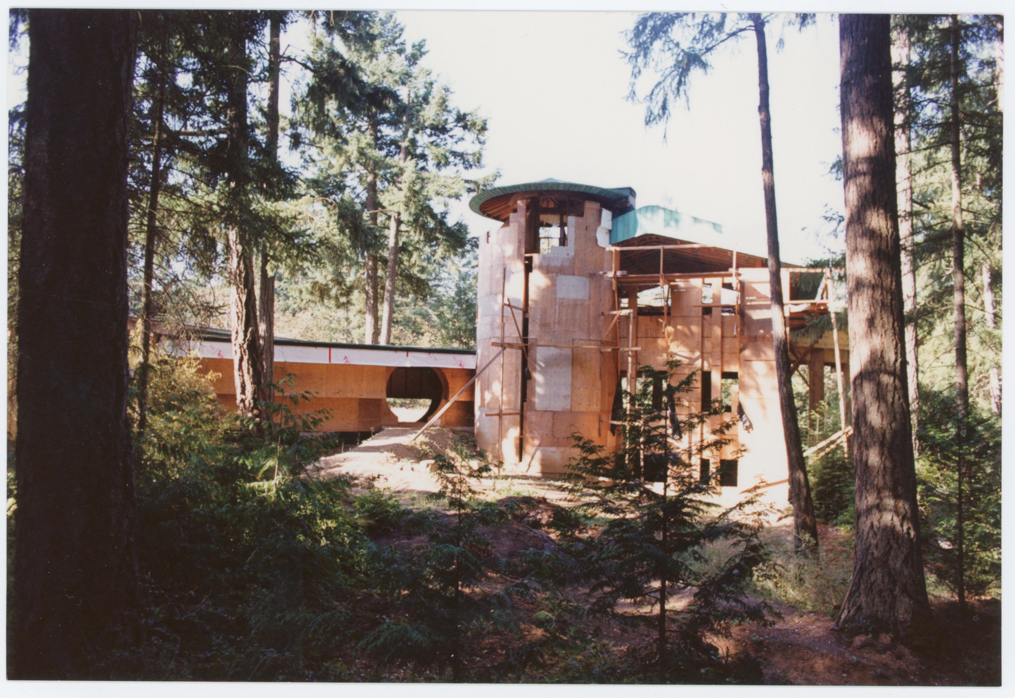 Hunter House (HH-FRH-0032) — photograph, Frances Hunter Collection