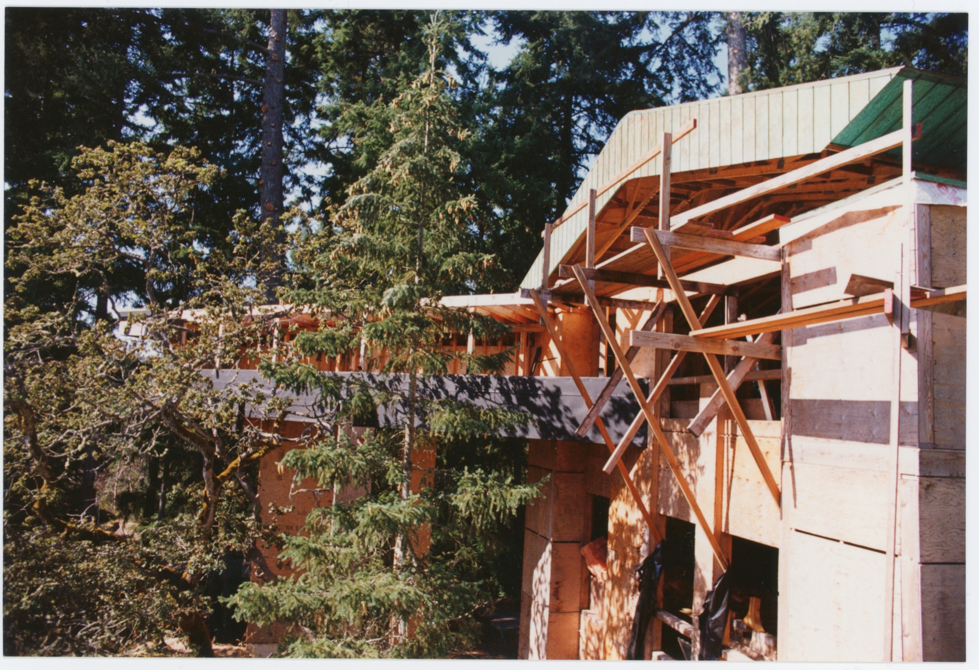 Hunter House (HH-FRH-0037) — photograph, Frances Hunter Collection